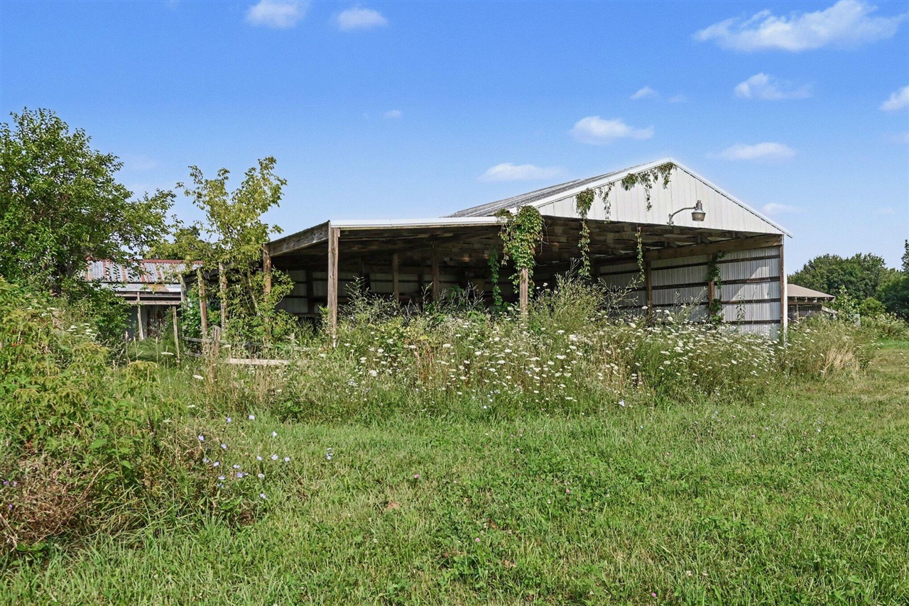 main property photo 31