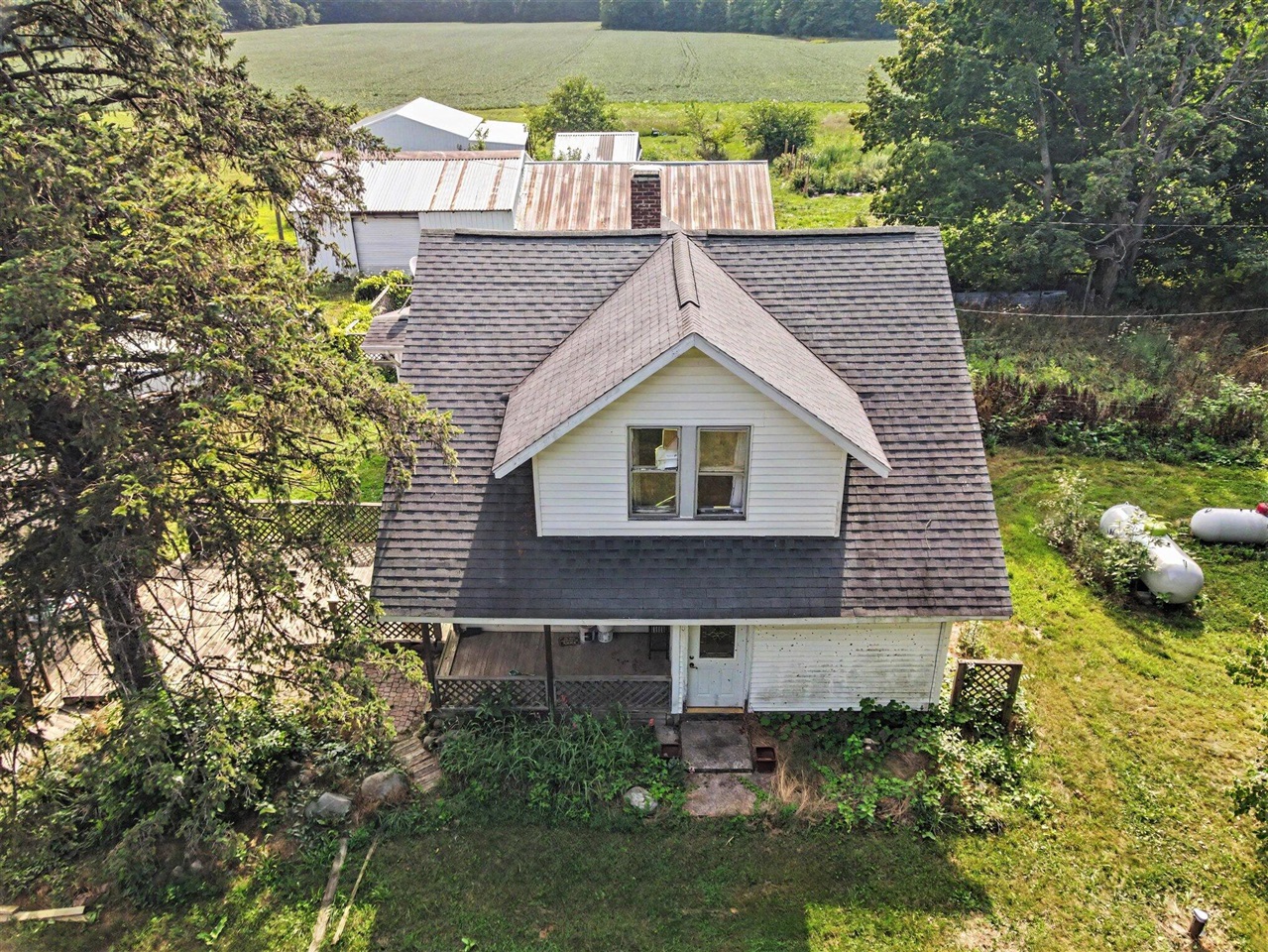 main property photo 33