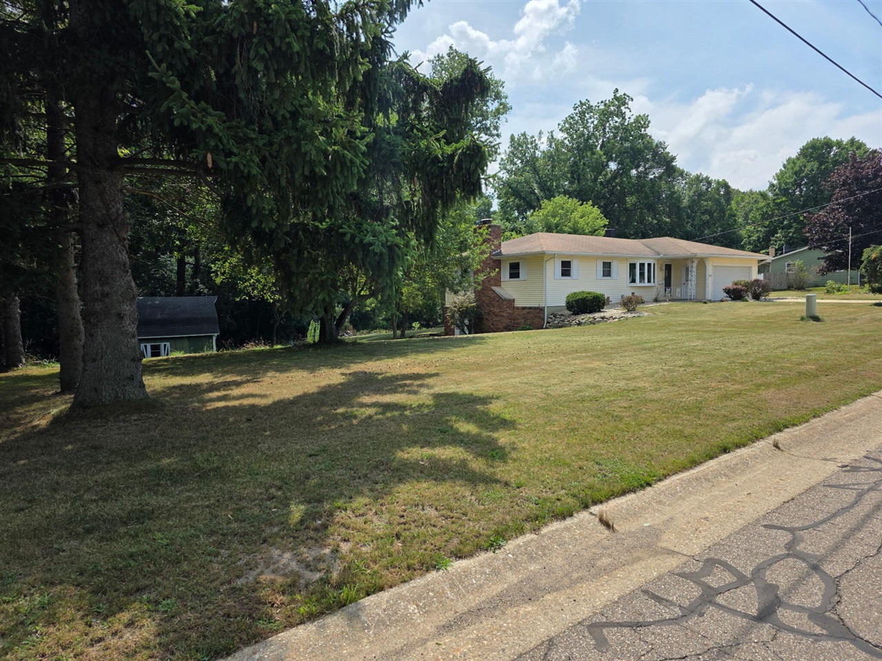 main property photo 9