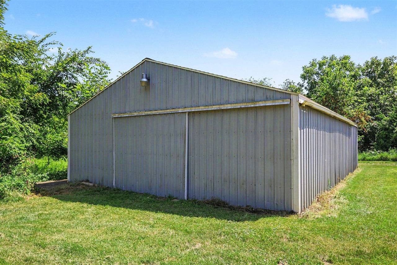main property photo 10