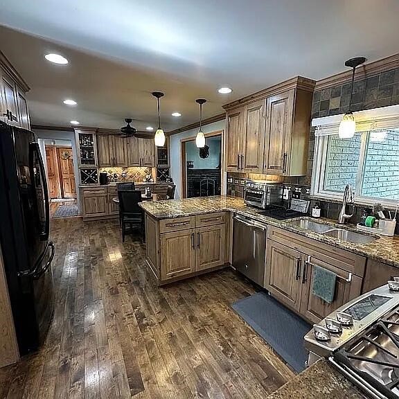 main property photo 6