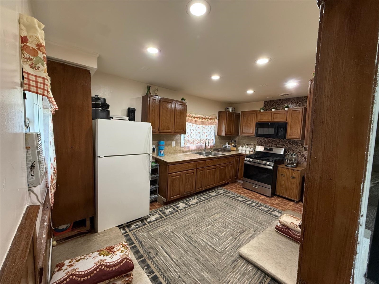 main property photo 12