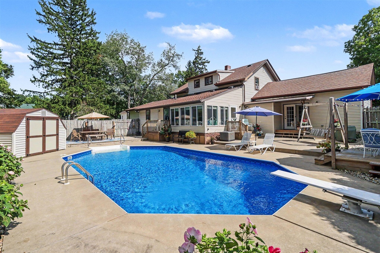 main property photo 27