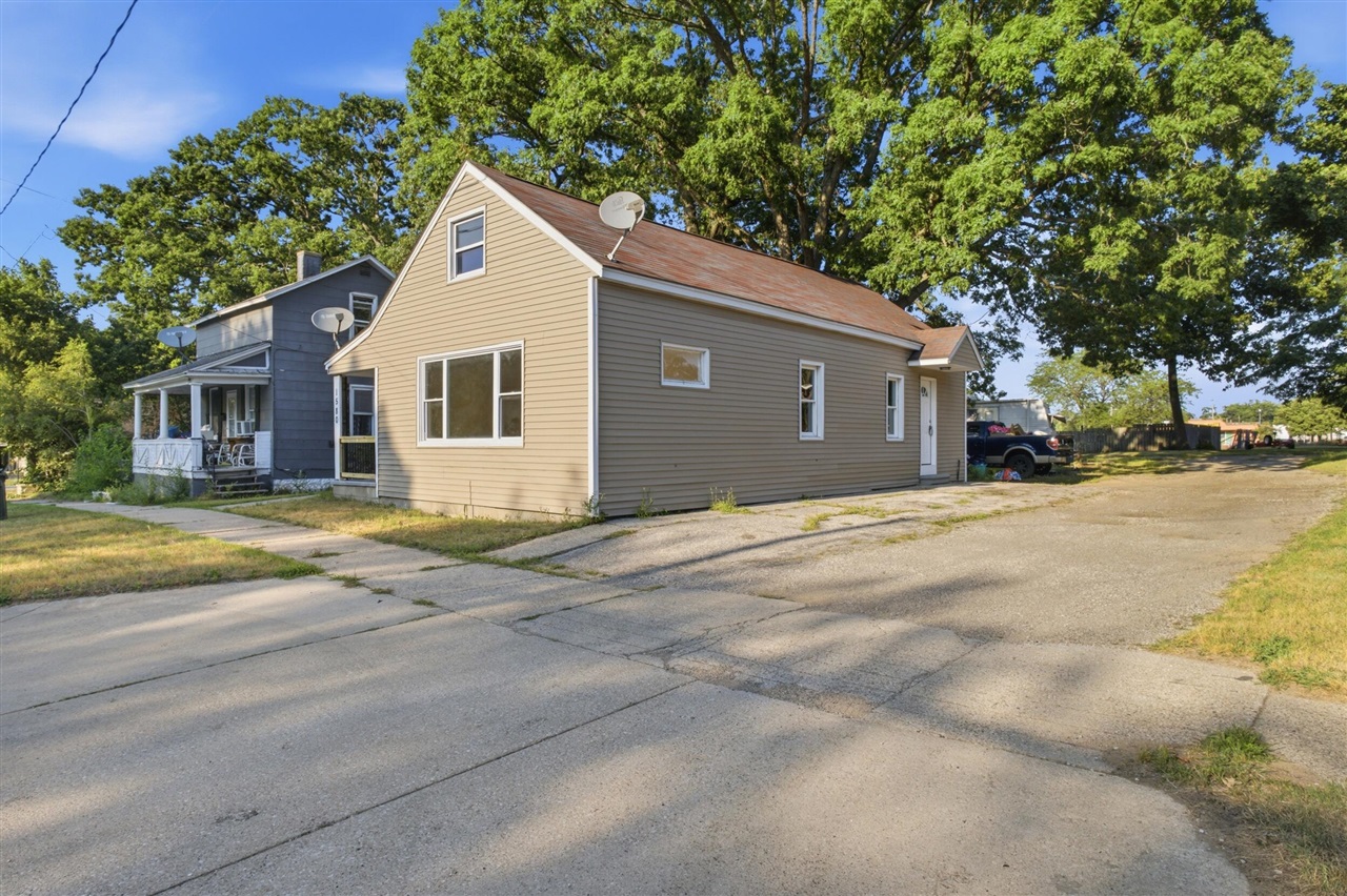 main property photo 2