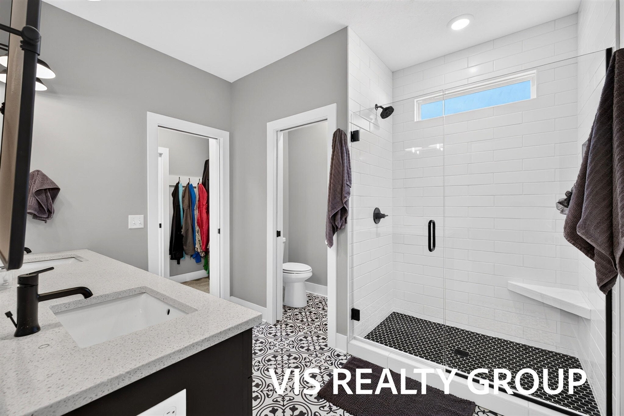 main property photo 64