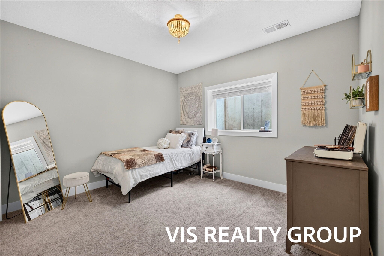 main property photo 76