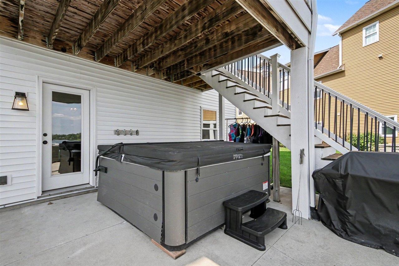 main property photo 43