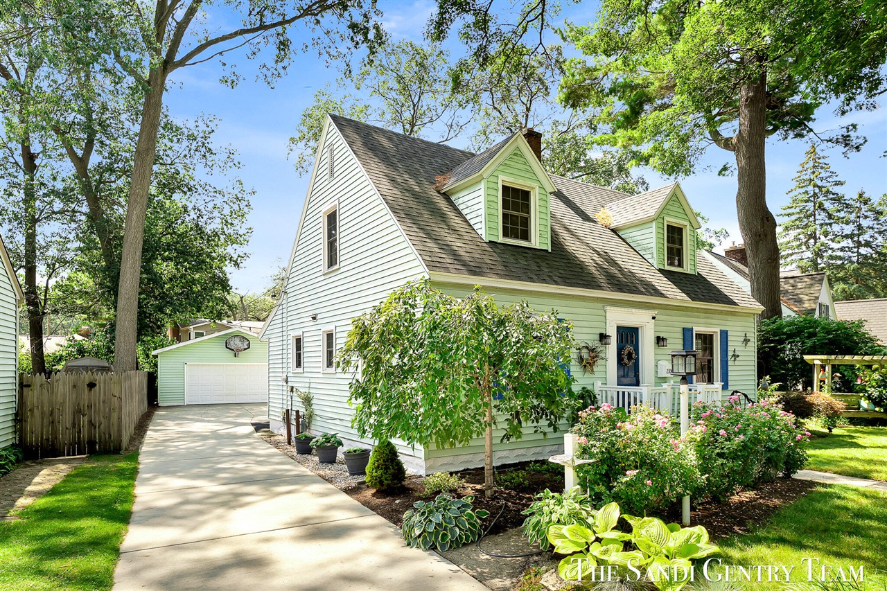 main property photo 14