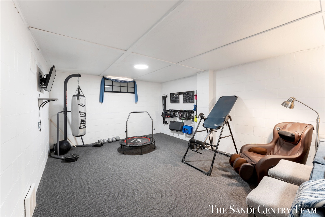 main property photo 59
