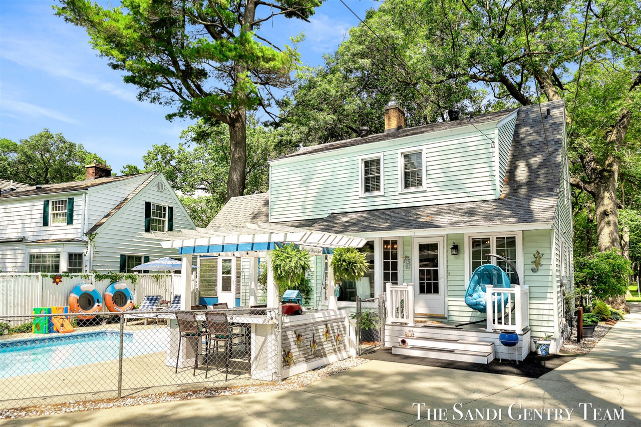 main property photo 74