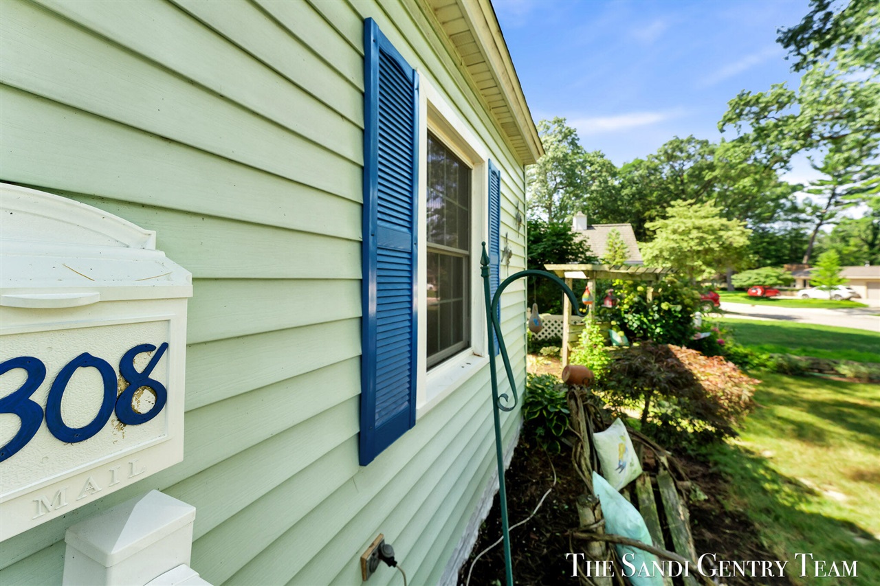 main property photo 76