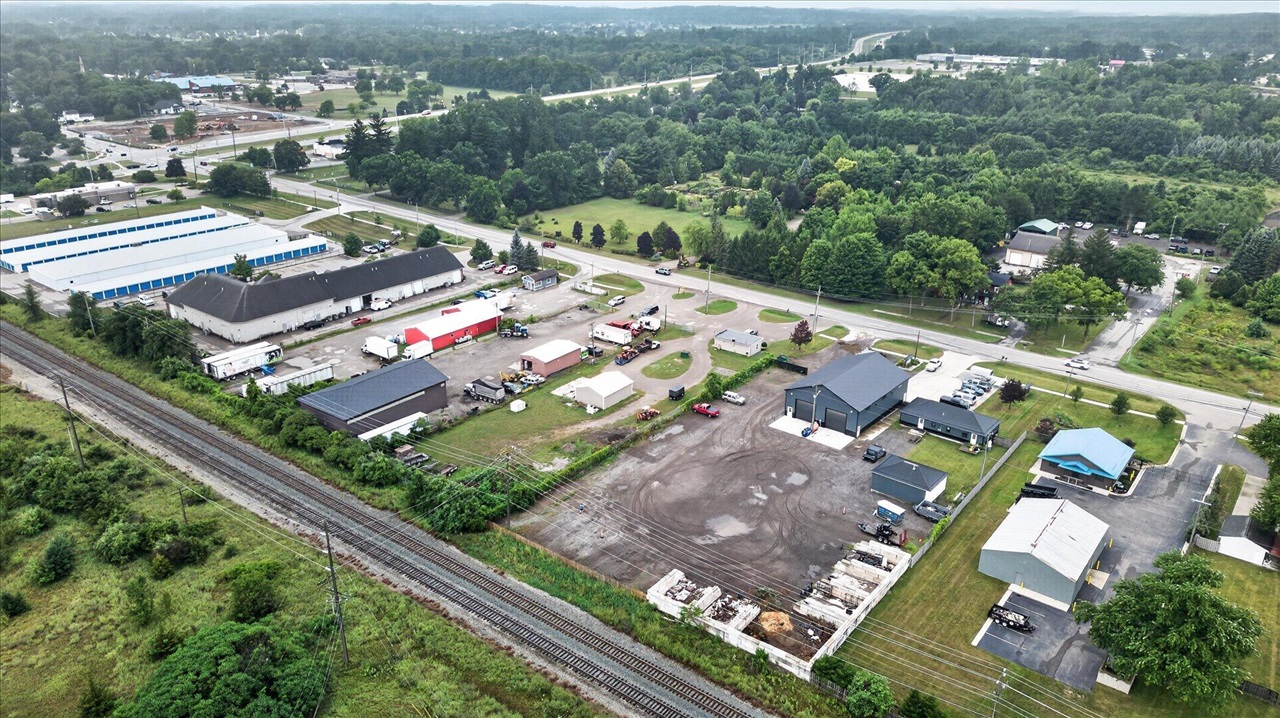 main property photo 20