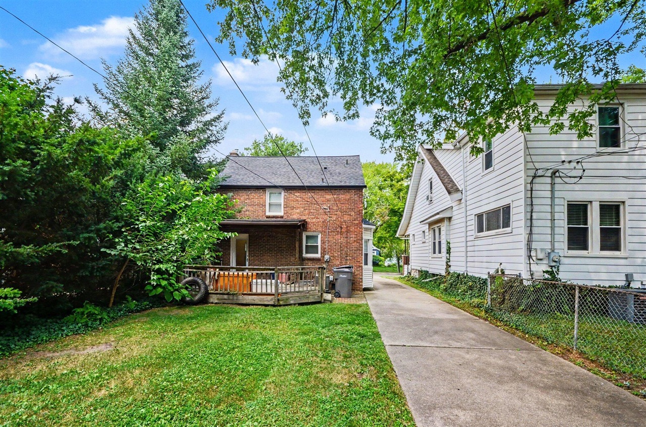 main property photo 17