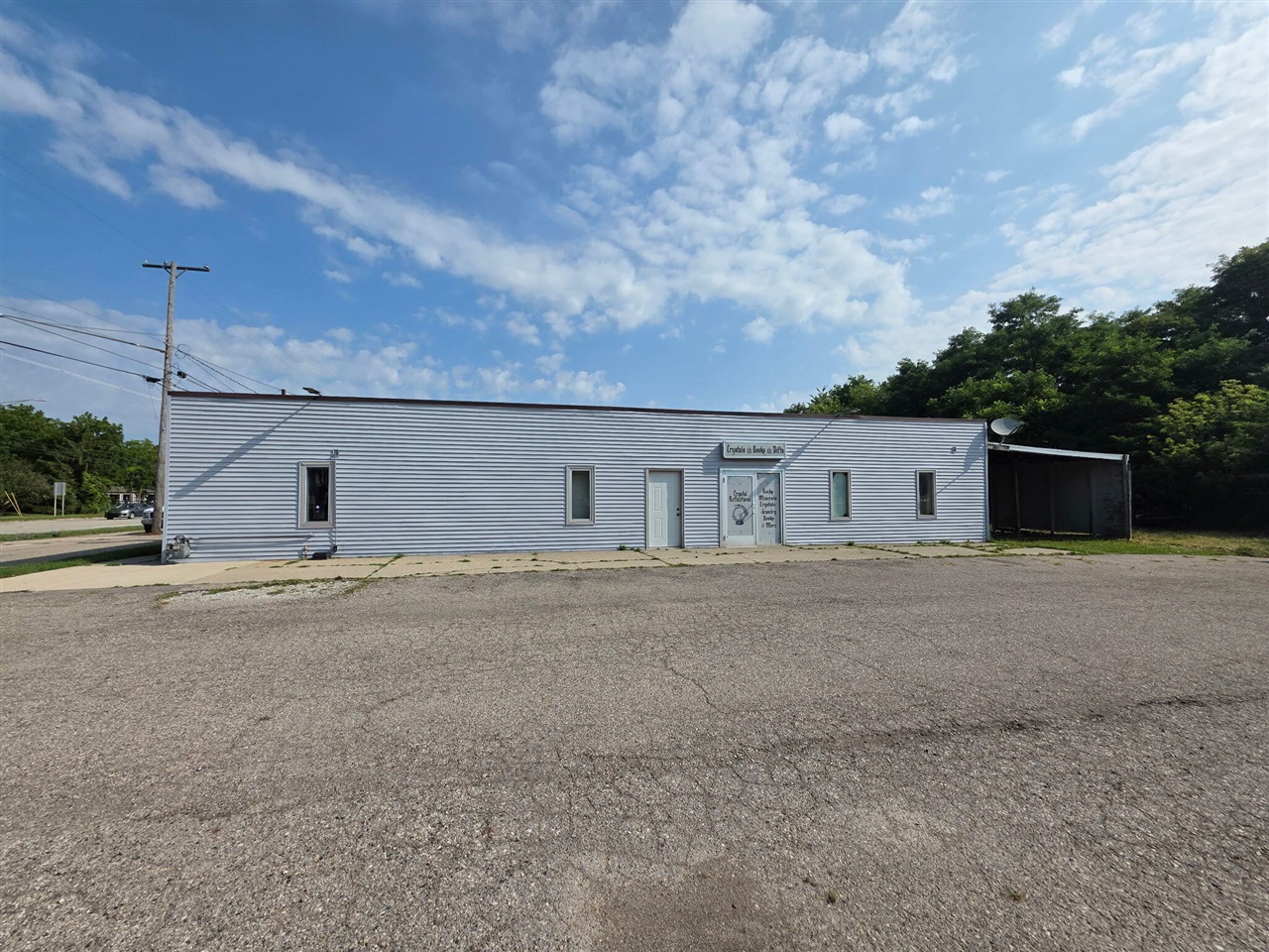 main property photo 40