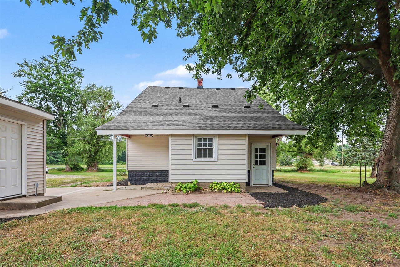 main property photo 9