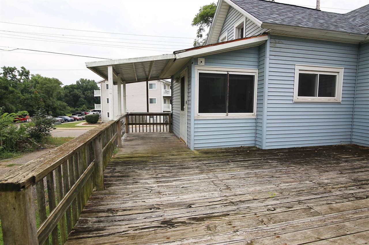 main property photo 28