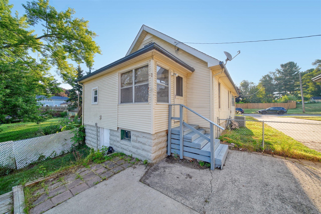 main property photo 19