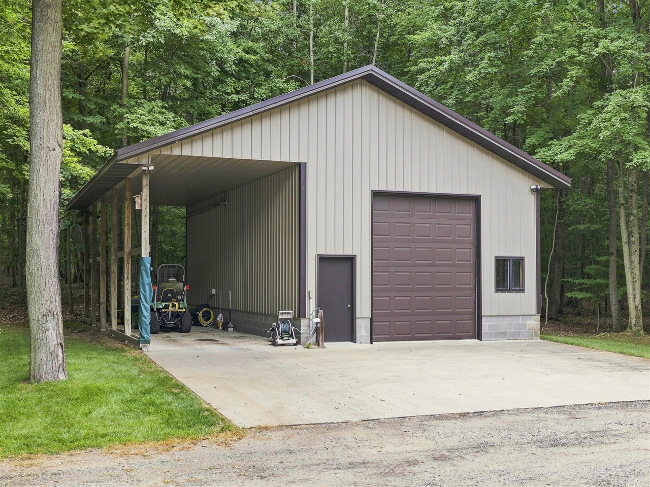 main property photo 59