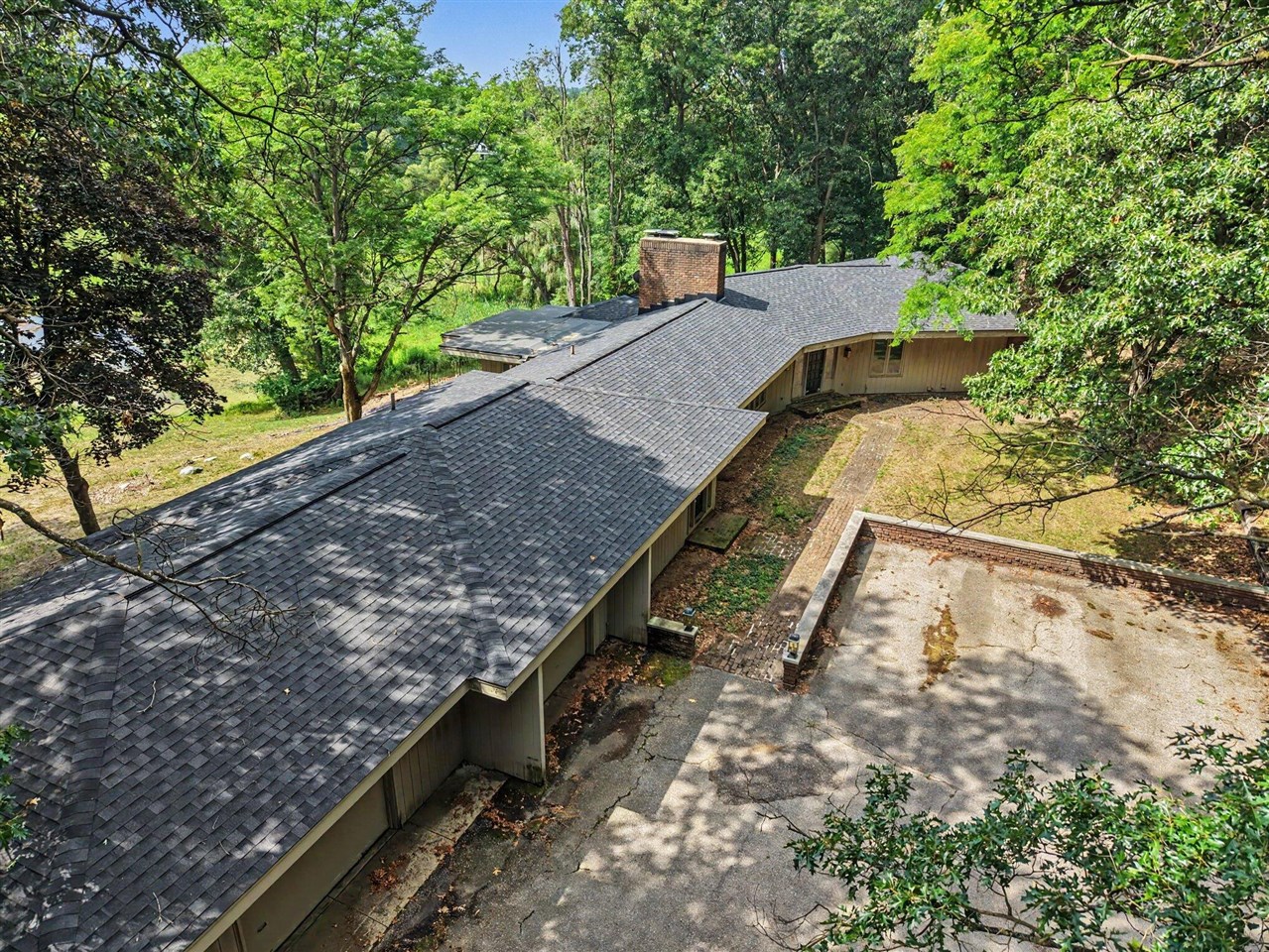 main property photo 45
