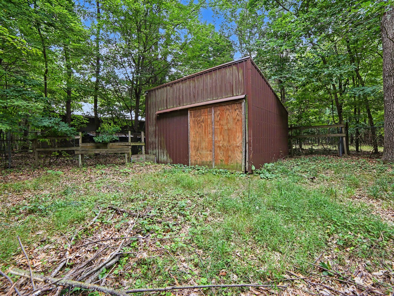 main property photo 9