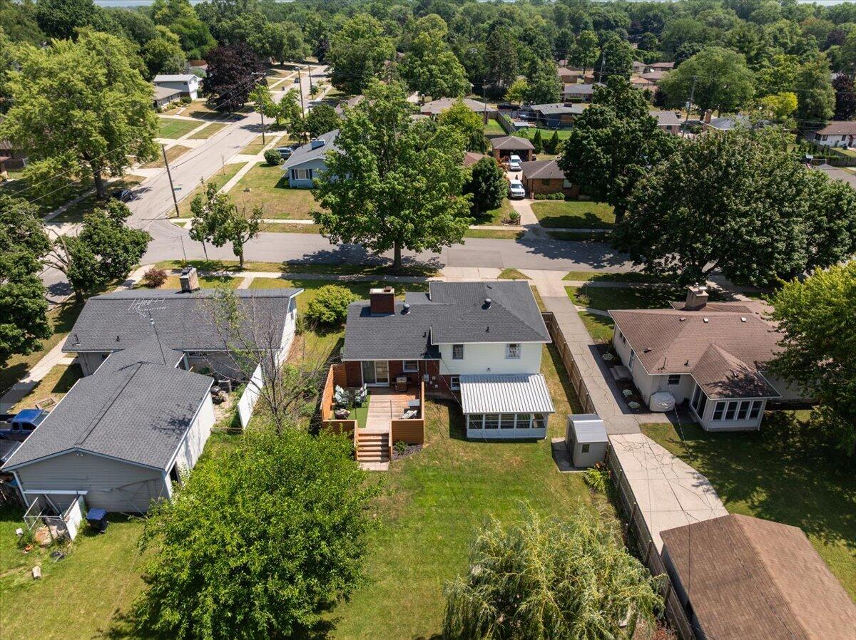 main property photo 40