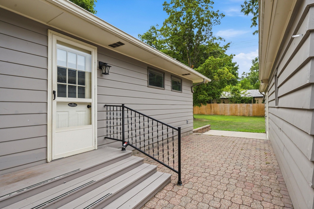 main property photo 29