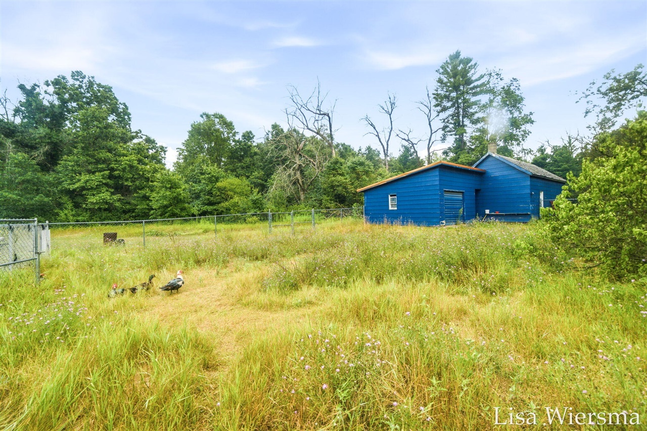 main property photo 40