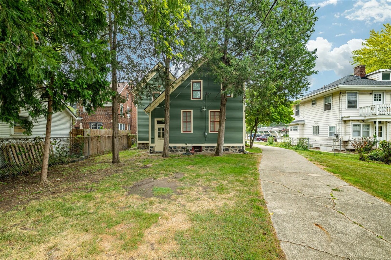 main property photo 48