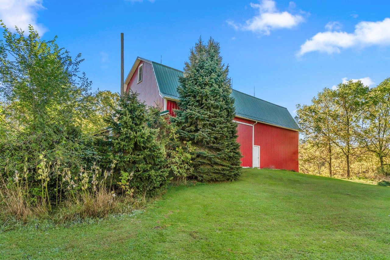 main property photo 36