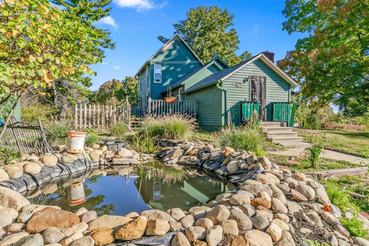 main property photo 40