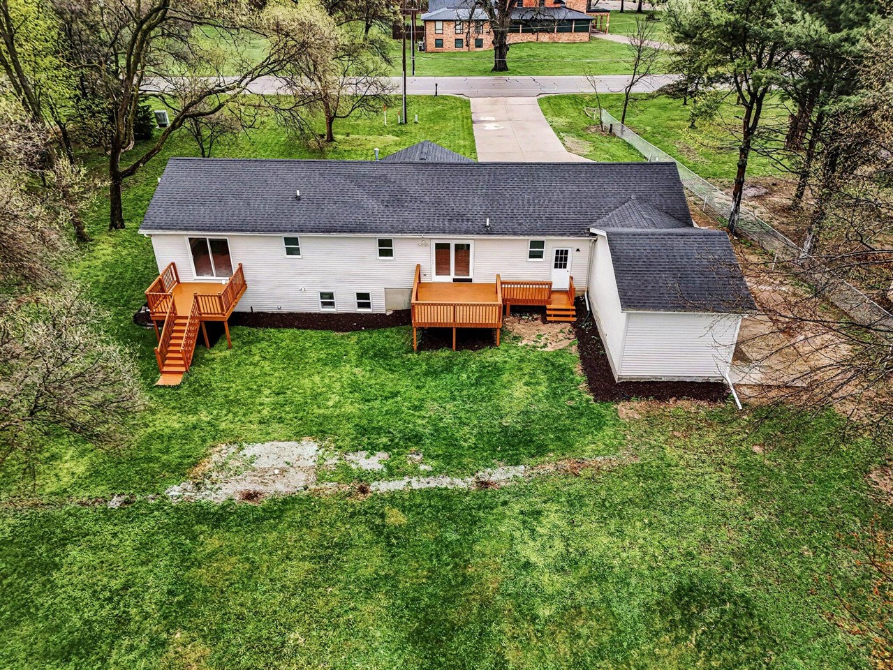 main property photo 26