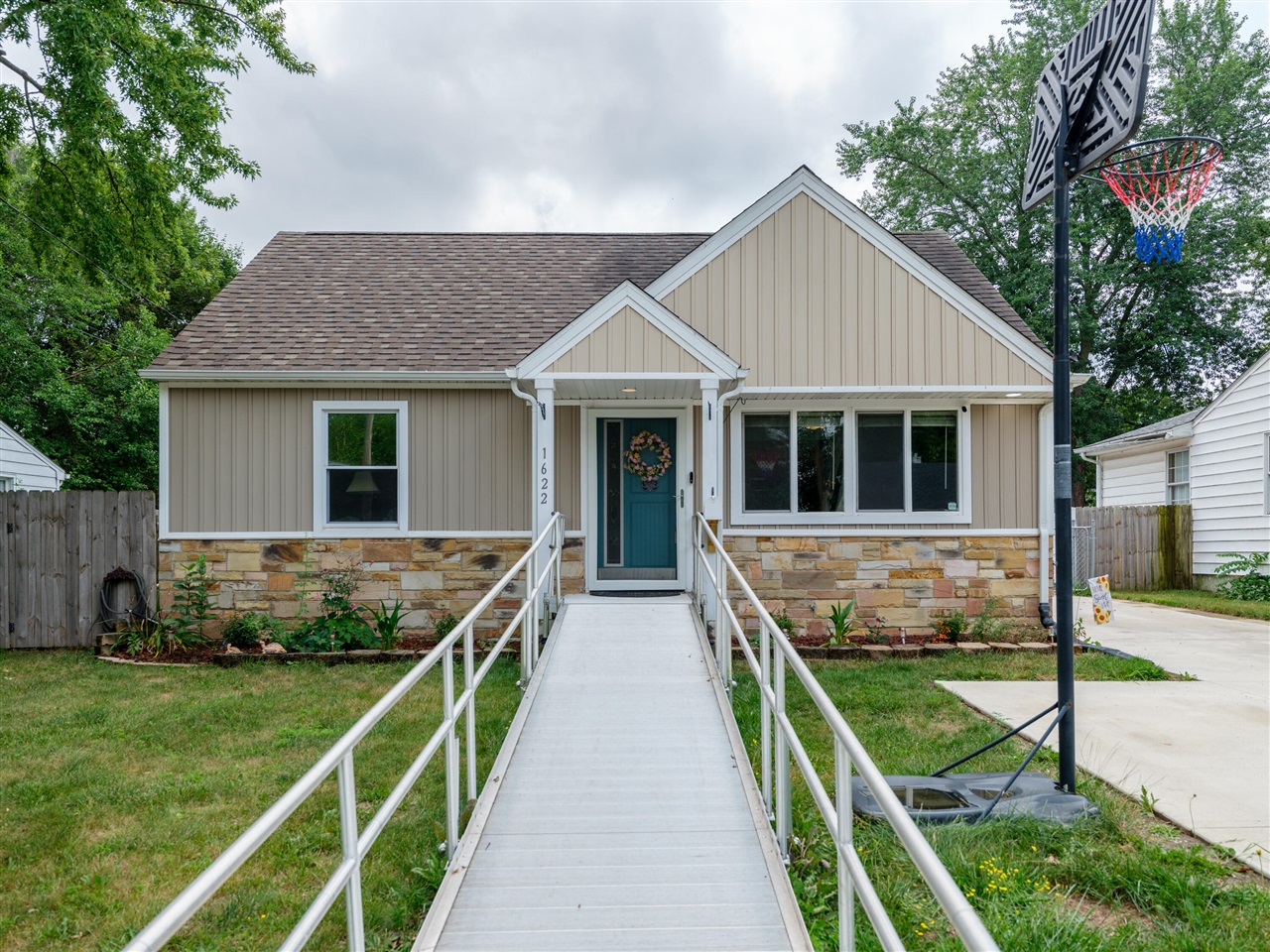 main property photo 29