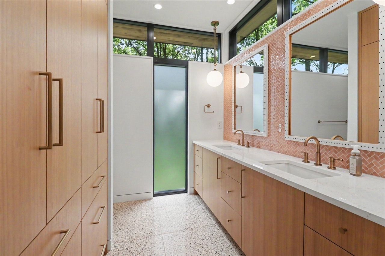 main property photo 68