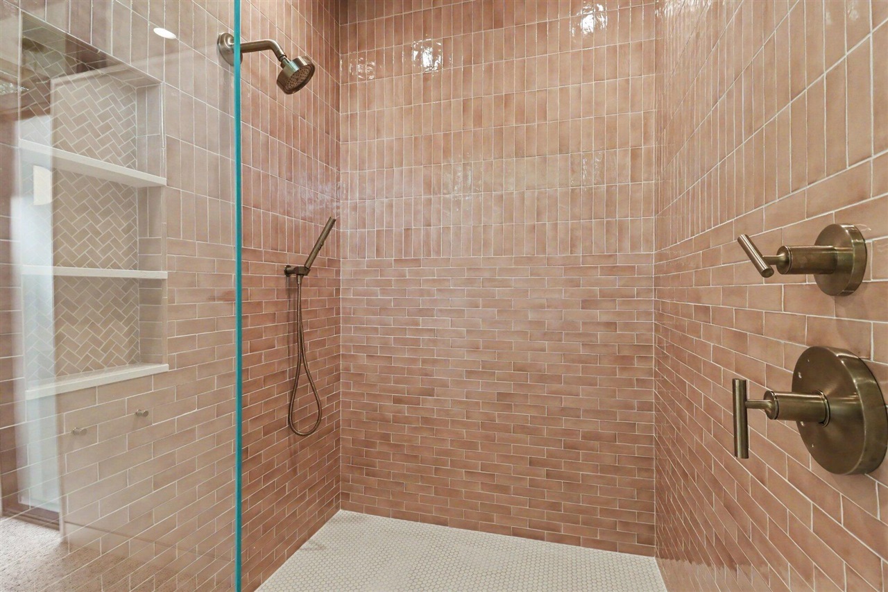 main property photo 70
