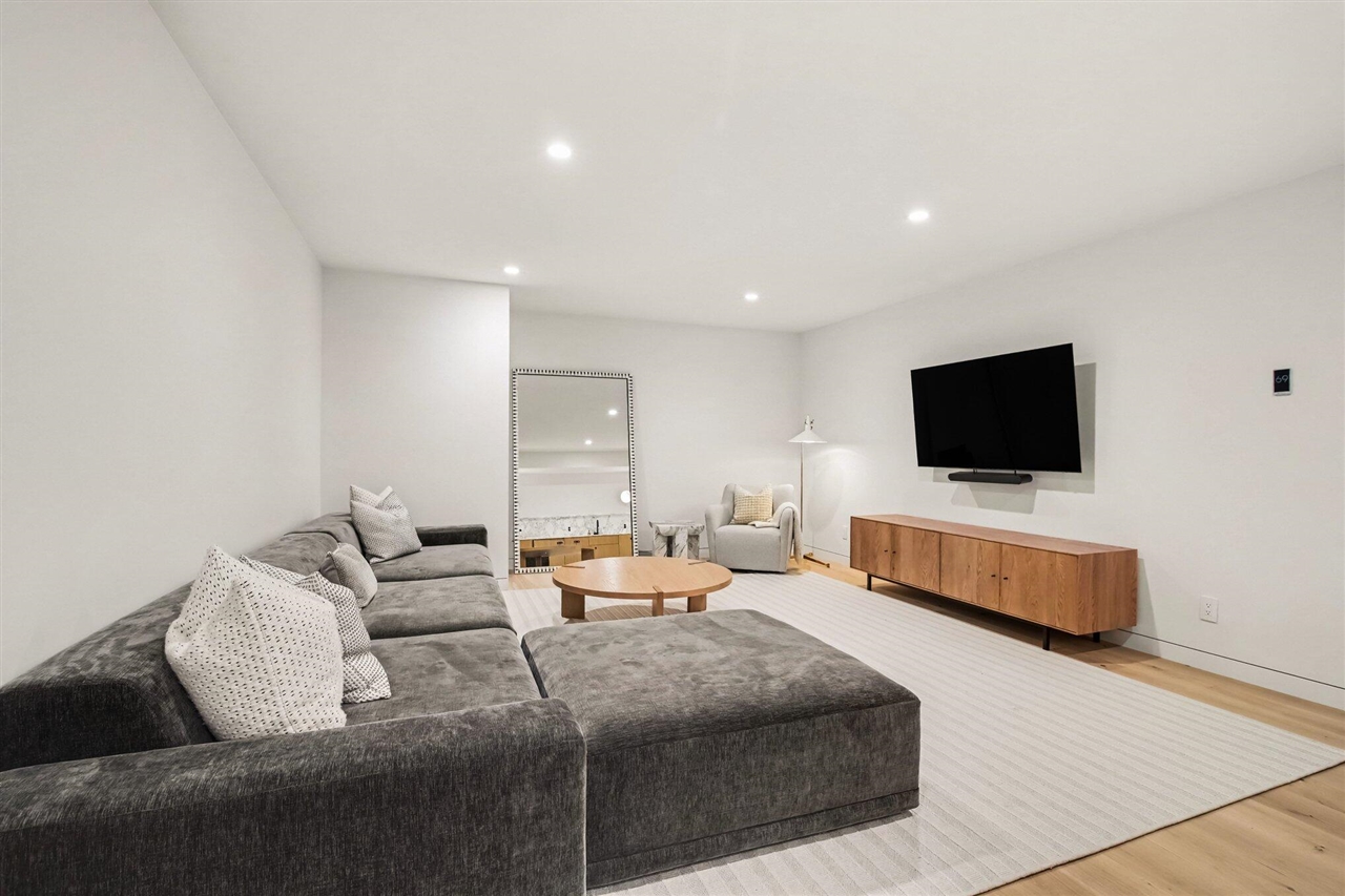 main property photo 86
