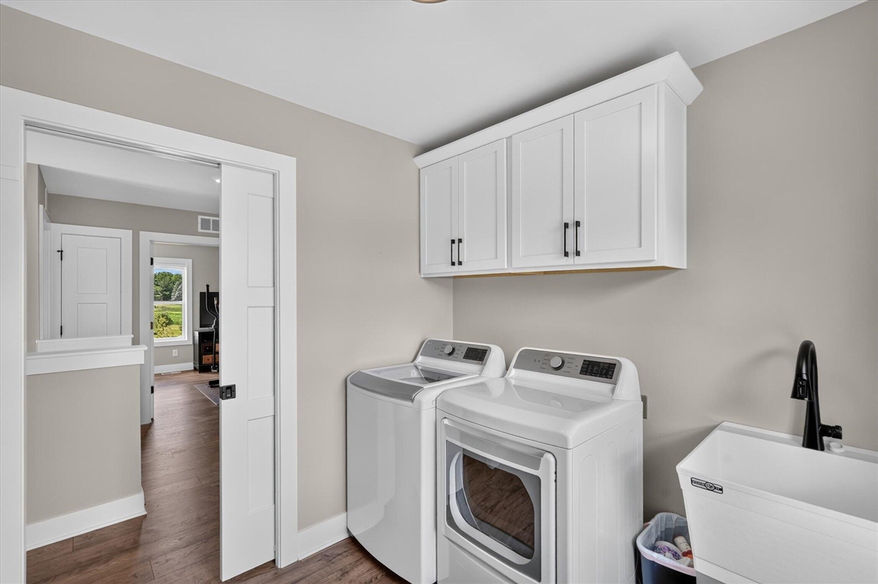 property viewer photo 42