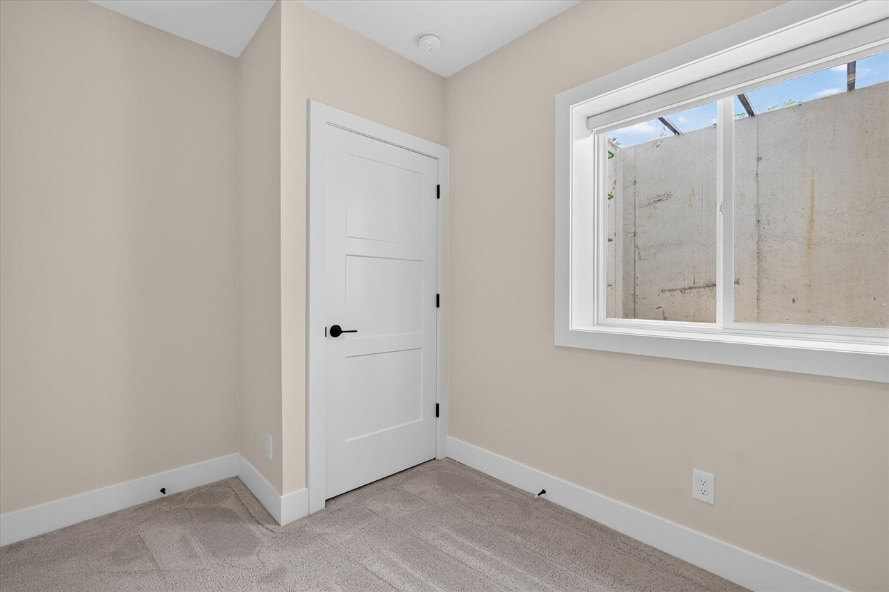 property viewer photo 49