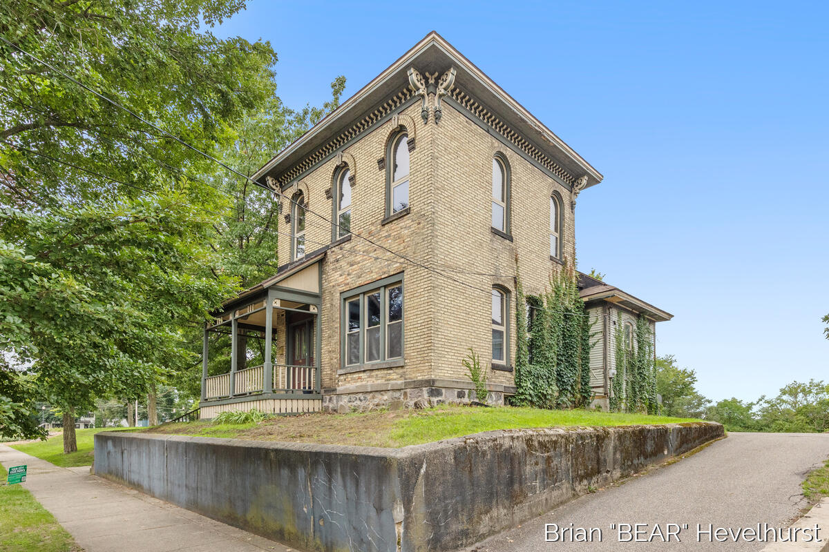 main property photo 1