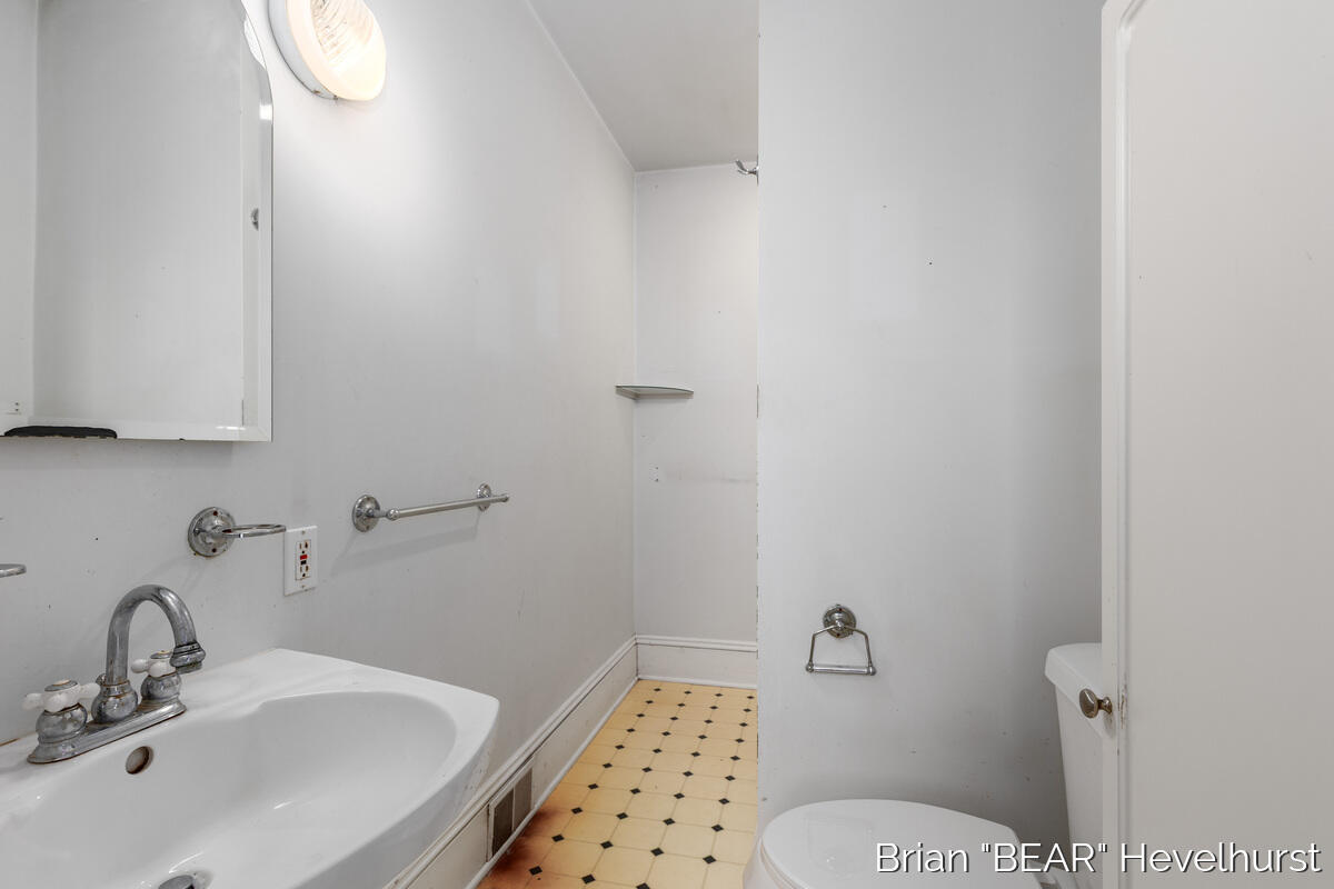 main property photo 16