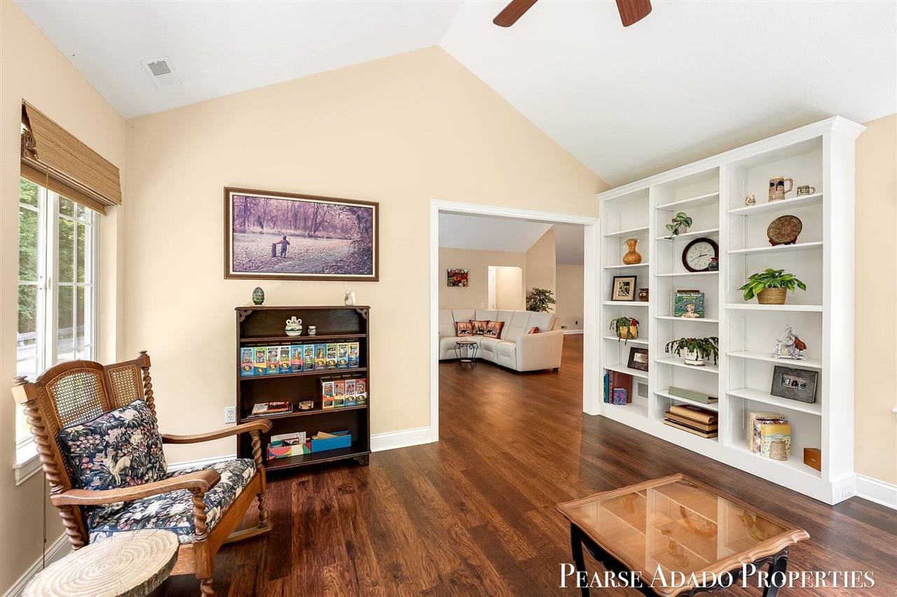 main property photo 19