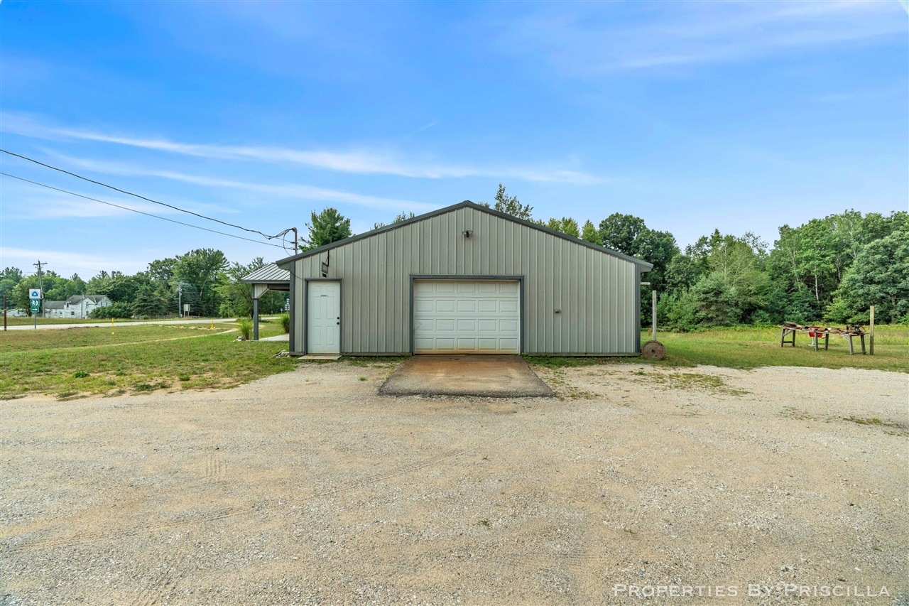 main property photo 23