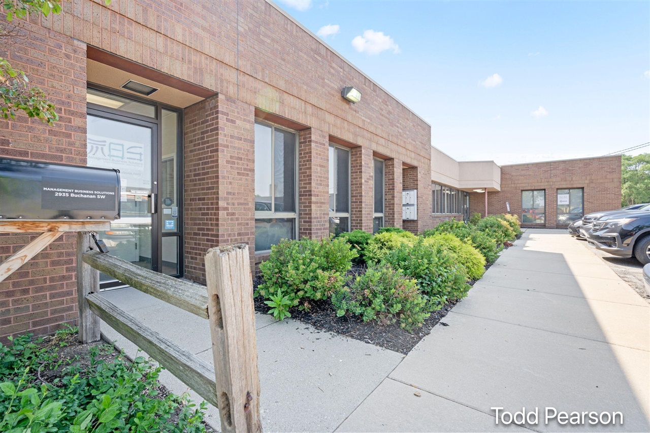 main property photo 50