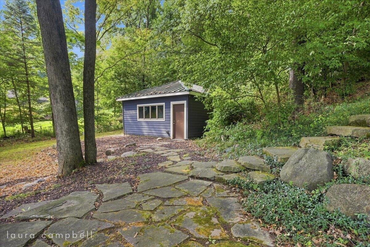 main property photo 90