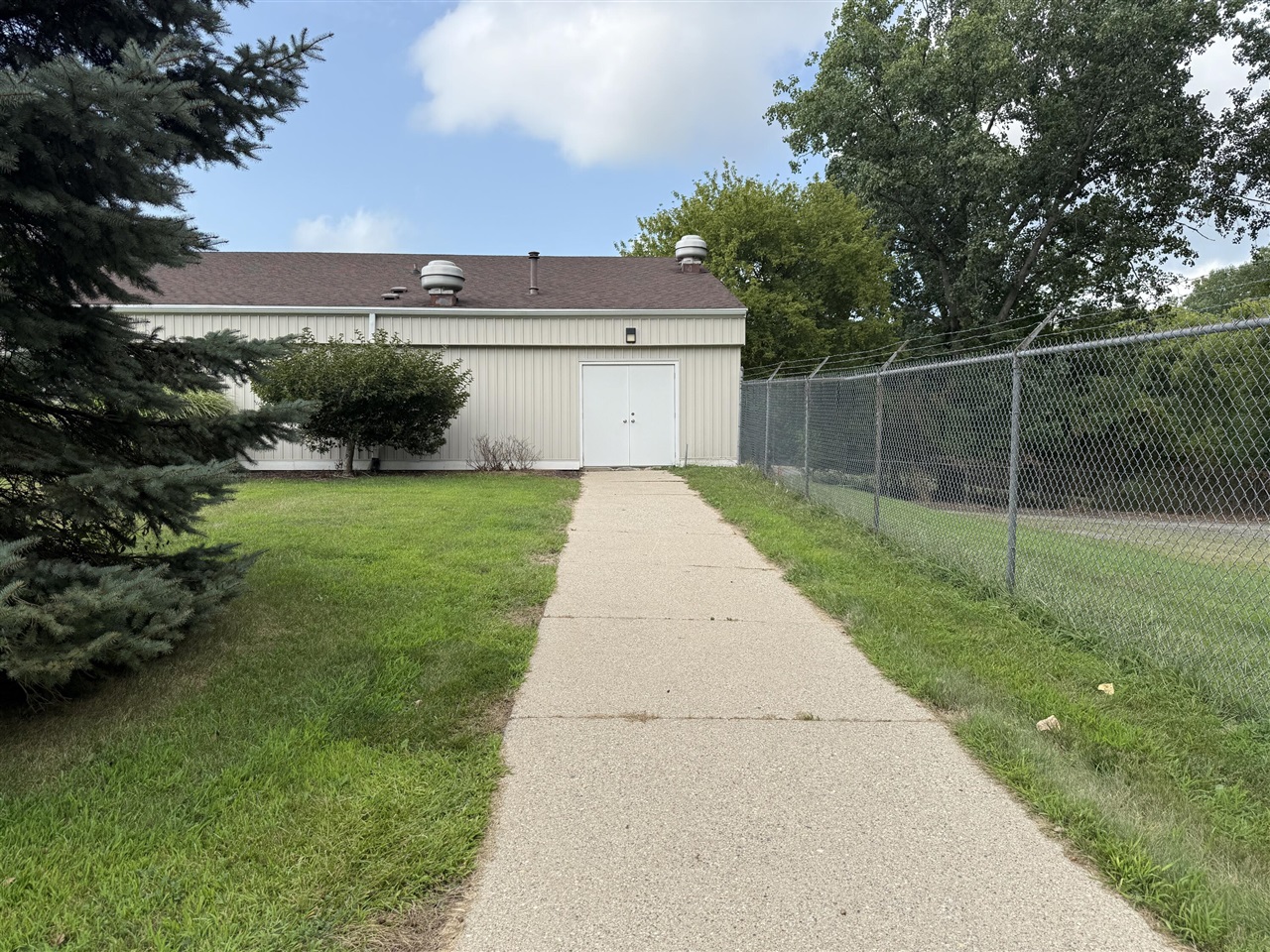 main property photo 21