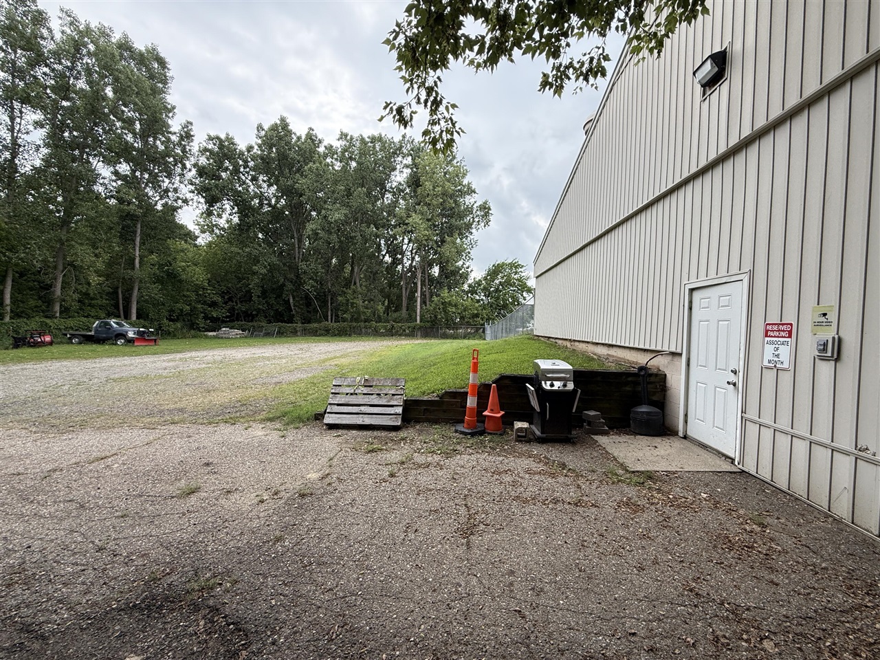 main property photo 22