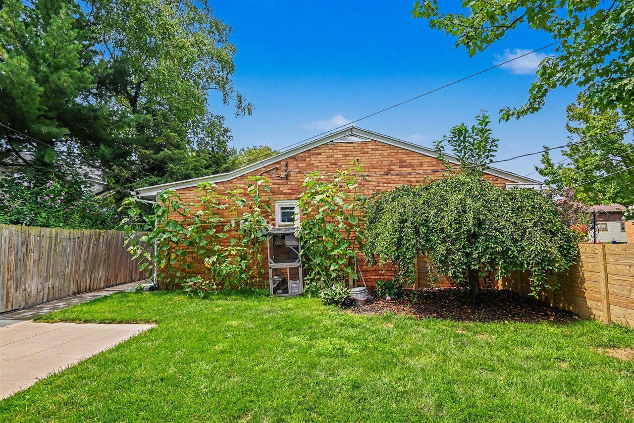 main property photo 27