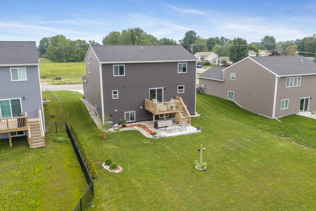 main property photo 33