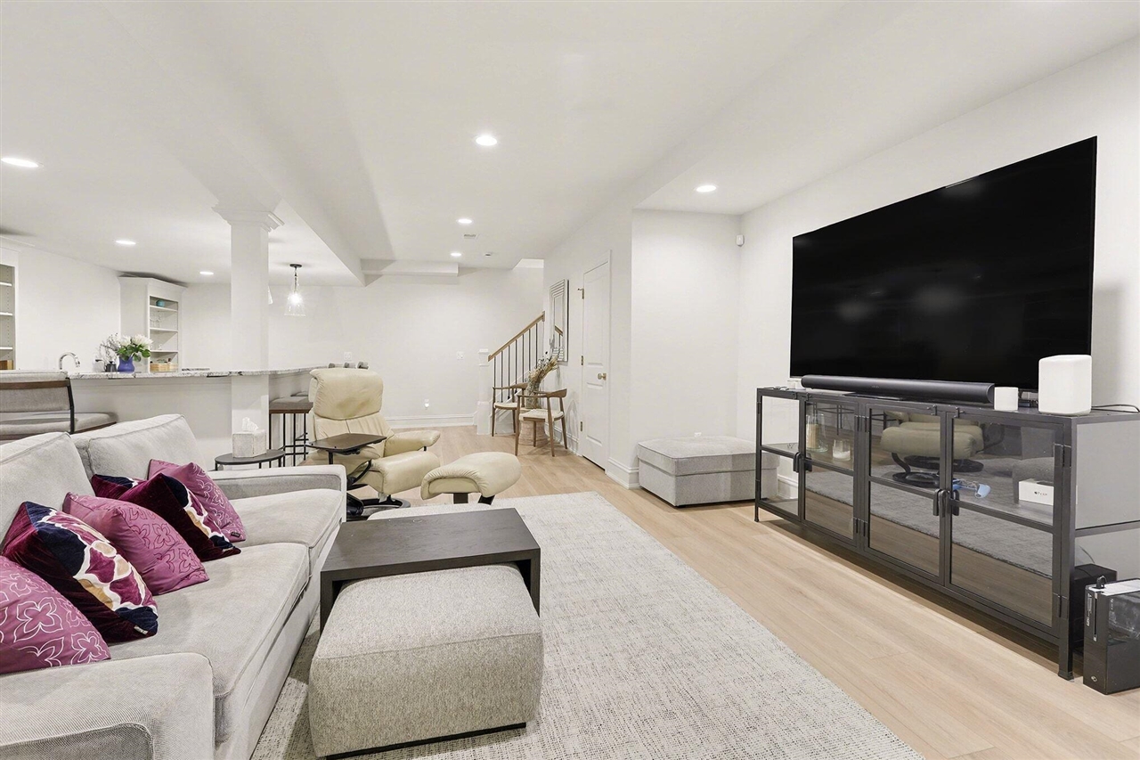 main property photo 76