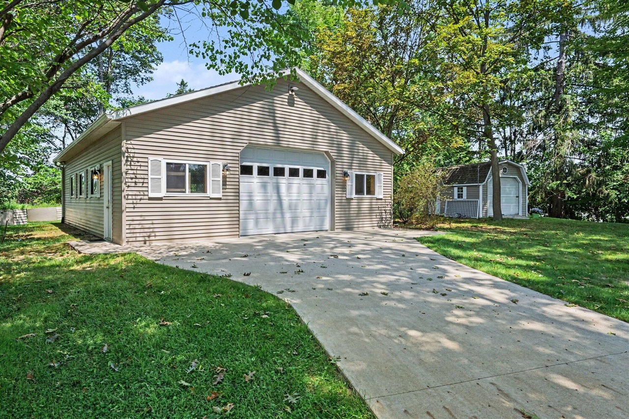 main property photo 59