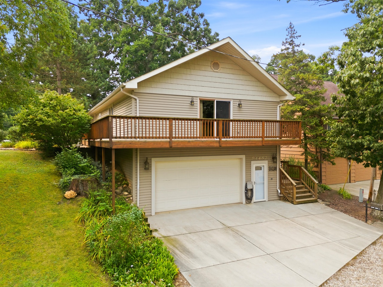main property photo 28